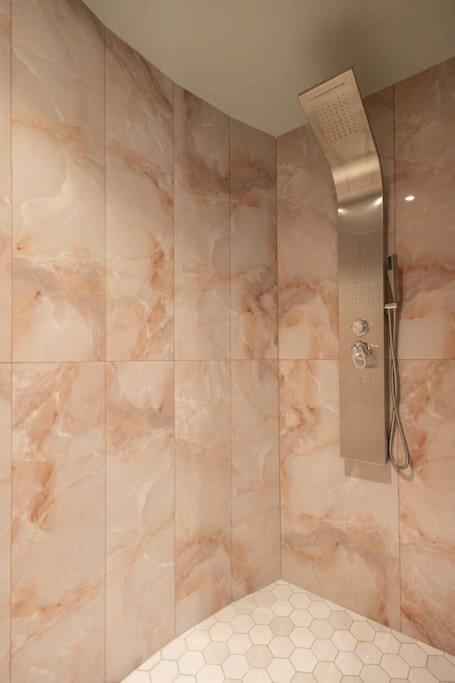 Smaragdi Luxury Jacuzzi Apartment Noho Premium Living Atena Exterior foto