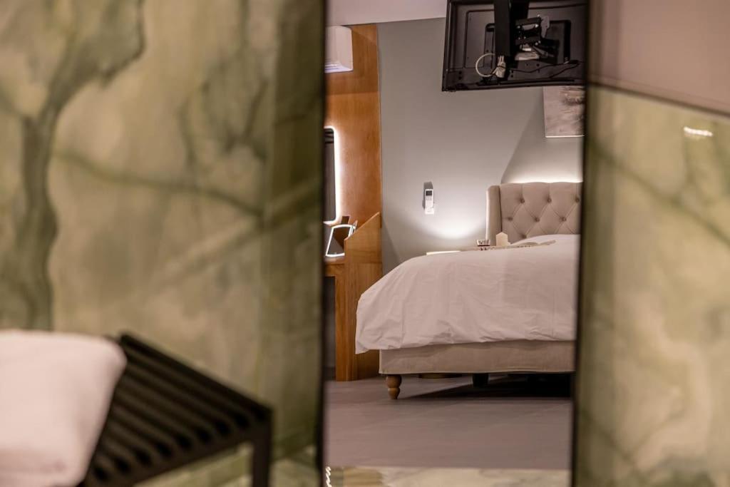 Smaragdi Luxury Jacuzzi Apartment Noho Premium Living Atena Exterior foto