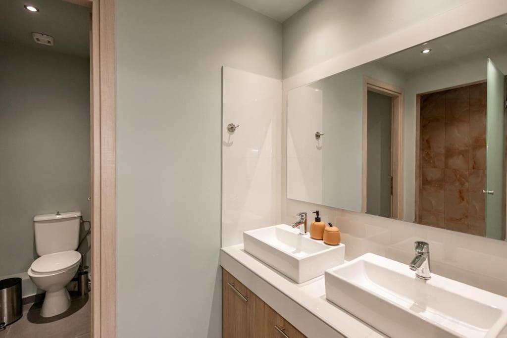Smaragdi Luxury Jacuzzi Apartment Noho Premium Living Atena Exterior foto