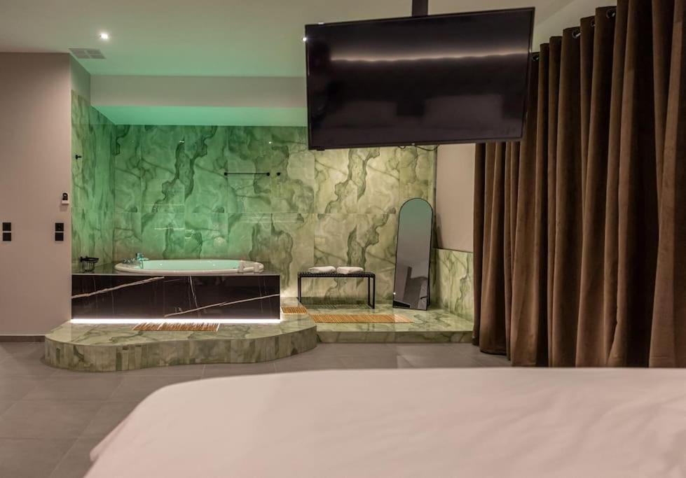 Smaragdi Luxury Jacuzzi Apartment Noho Premium Living Atena Exterior foto
